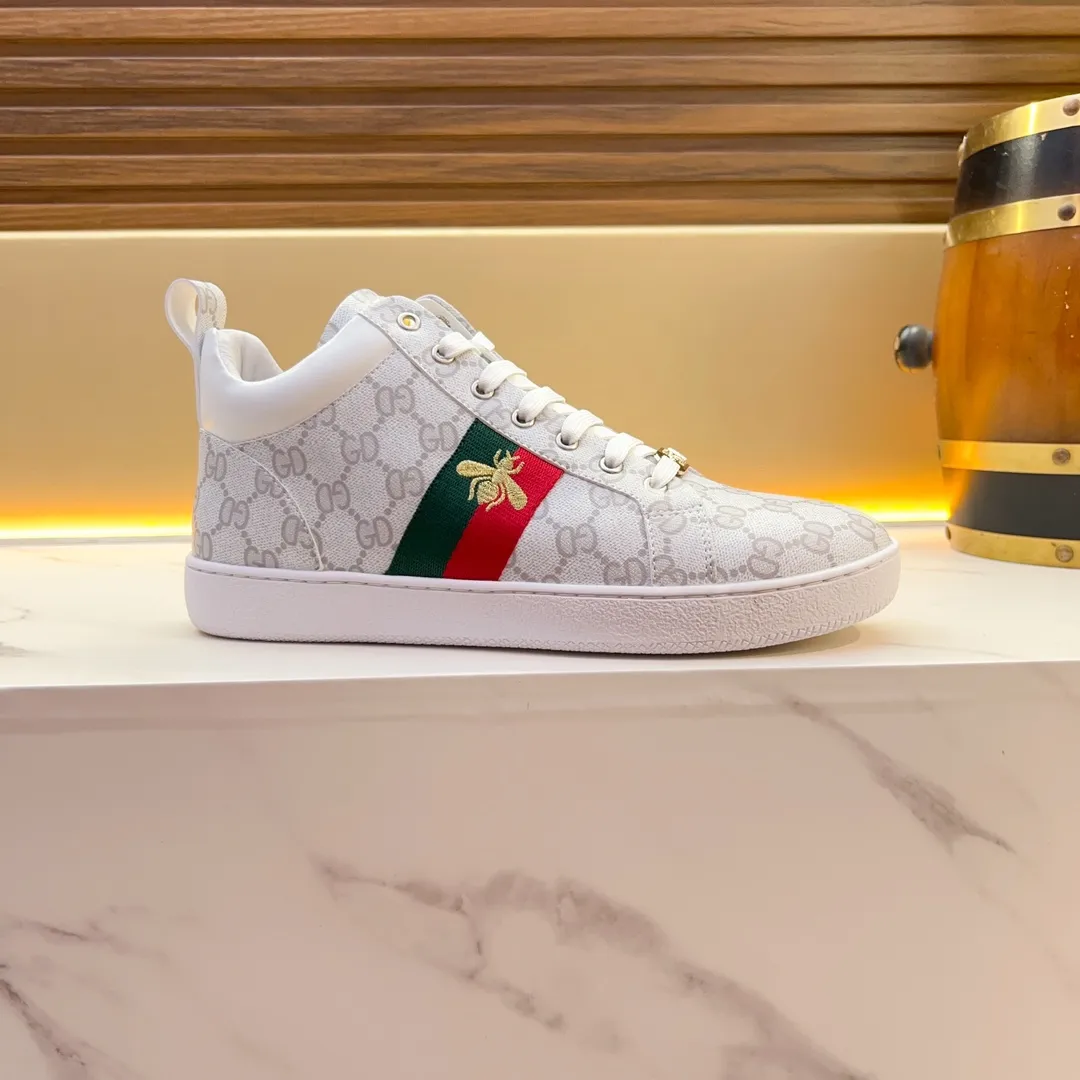 Velvet lining/leather lining ❗¥440🈴GUCCI (Gucci) retro high-top shoes catwalk exclusive new high-top trendy men's shoes! The shoe body is brightly colored and looks high-end and trendy. It is a purchasing agent and is comparable to the genuine product without any pressure. It is made of the iconic cowhide leather of an Italian imported brand and the texture is amazing! Original rubber outsole molding, lasting process, first-layer leather lining, highly recommended product, a must-see, high quality! 38-44, monochrome. A333,000